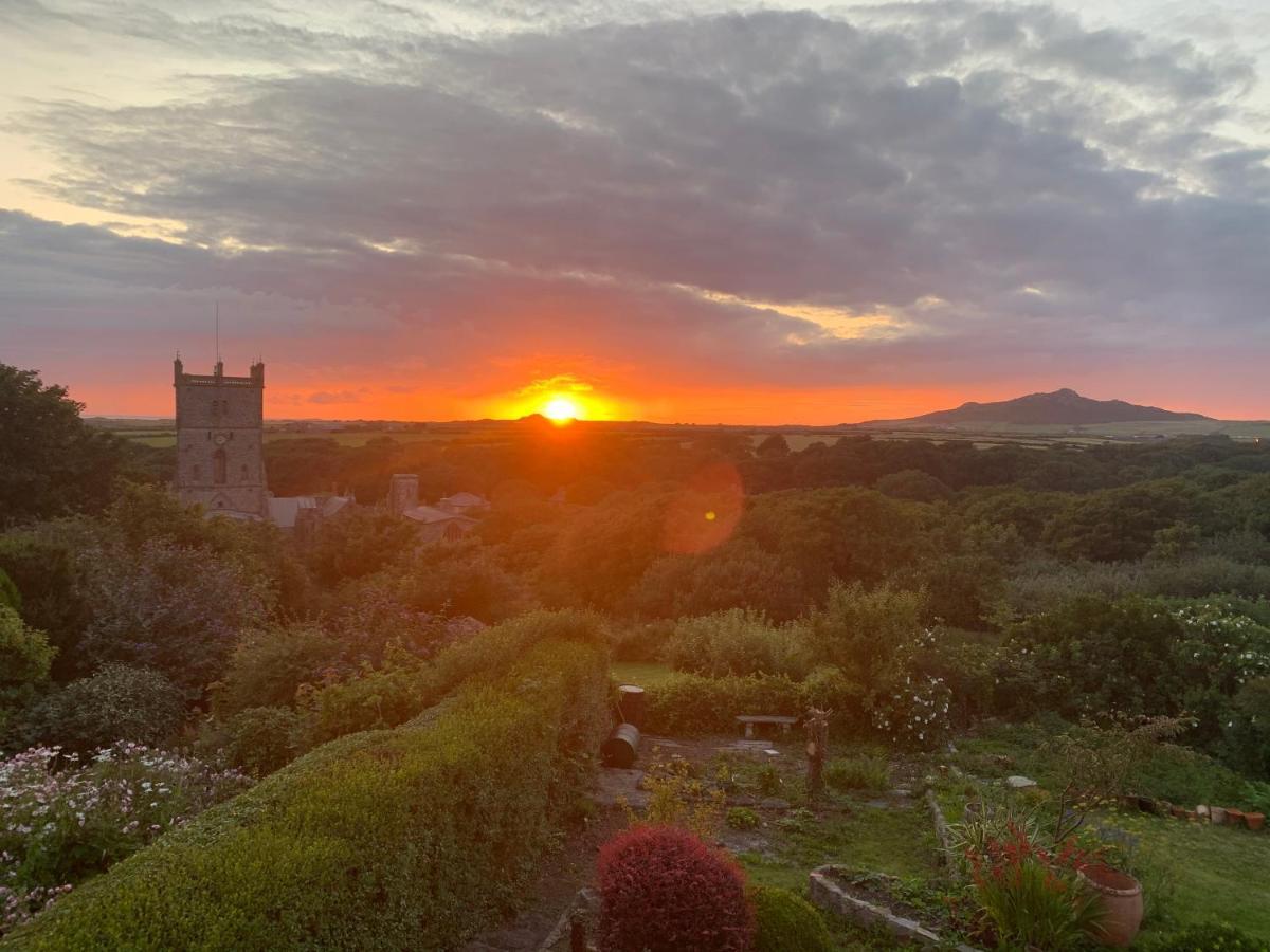 St Davids Gin & Kitchen - The Cathedral Villas Εξωτερικό φωτογραφία
