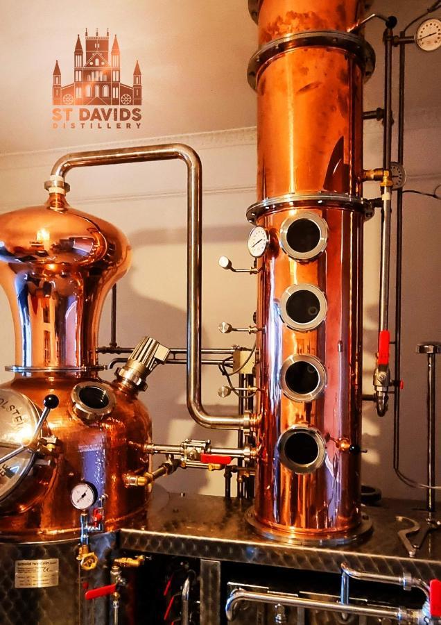 St Davids Gin & Kitchen - The Cathedral Villas Εξωτερικό φωτογραφία
