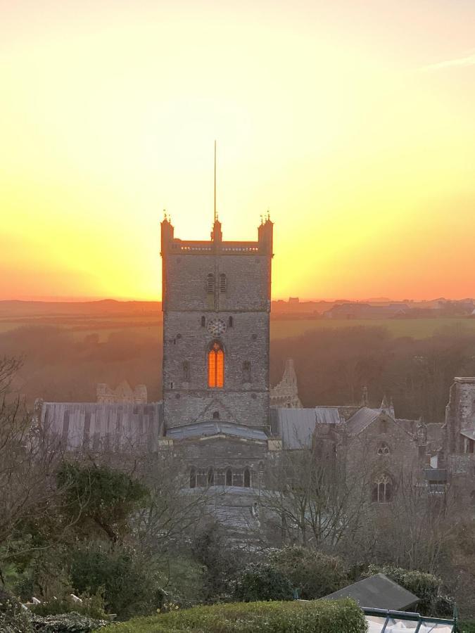 St Davids Gin & Kitchen - The Cathedral Villas Εξωτερικό φωτογραφία
