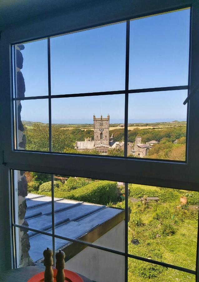 St Davids Gin & Kitchen - The Cathedral Villas Εξωτερικό φωτογραφία